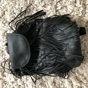 Black lead rings back pack